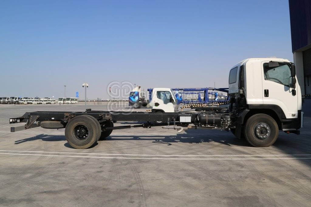 Isuzu FVR 34 - Cab chassis truck: picture 5