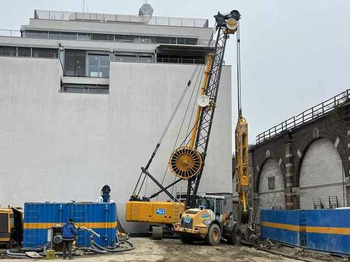 Bauer MC 32 hydraulic diaphragm wall grab - Tunnel boring machine: picture 1