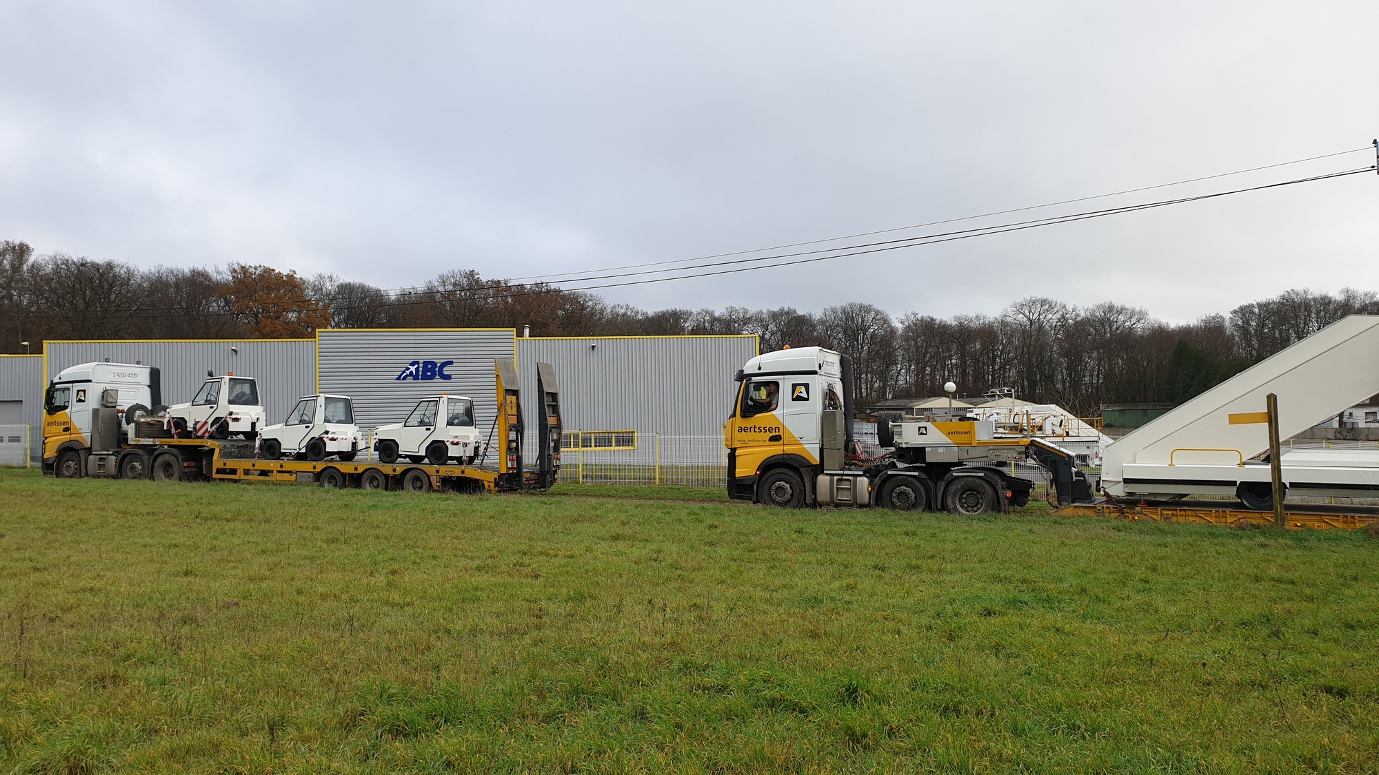 Air Business GSE - Ground support equipment VESTERGAARD - Year: 2001, France undefined: picture 1