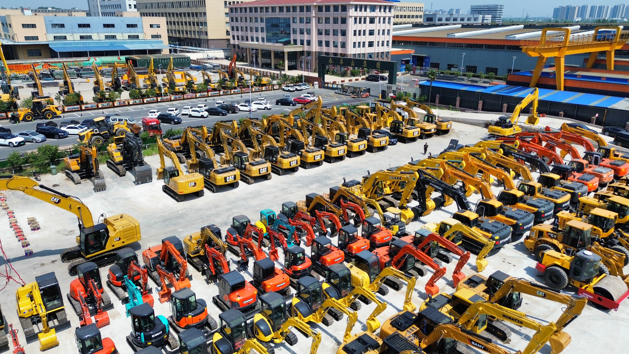 Toaks International Trading Company - Trucks - Year: 2022, rent undefined: picture 3