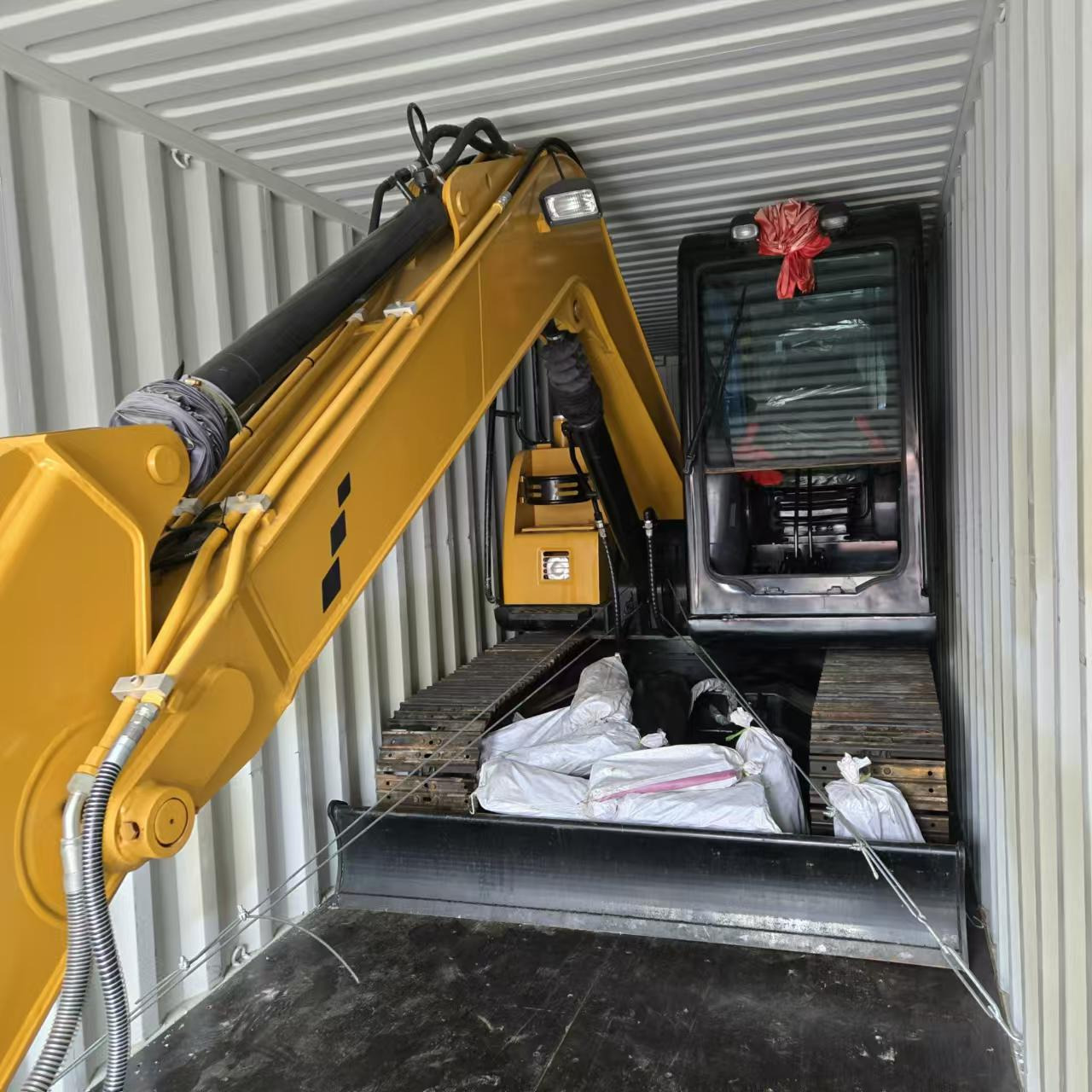 Toaks International Trading Company - Trucks - Year: 2022, rent undefined: picture 16