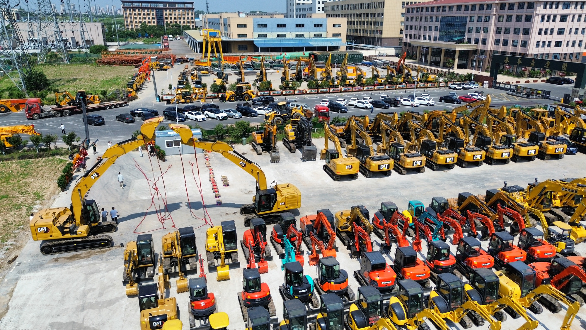 Toaks International Trading Company - Trucks - Year: 2022, rent undefined: picture 1