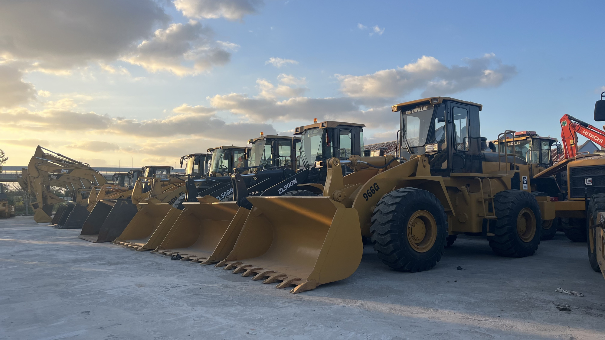 Sunight Development Company Limited - Tractor units SHACMAN undefined: picture 20