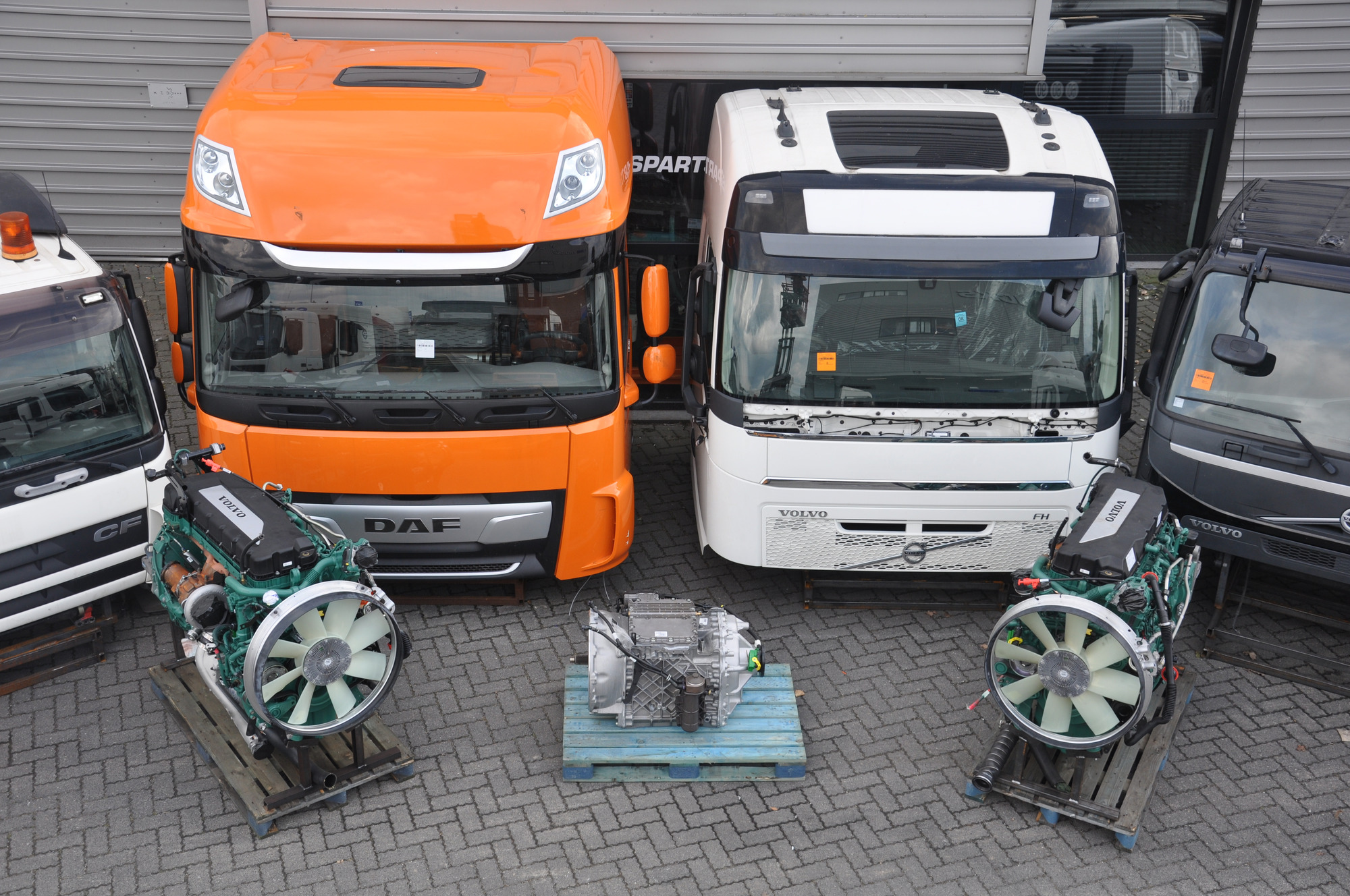 BAS PARTS & TYRES B.V. - Spare parts MERCEDES-BENZ Actros - Year: 2016 undefined: picture 13