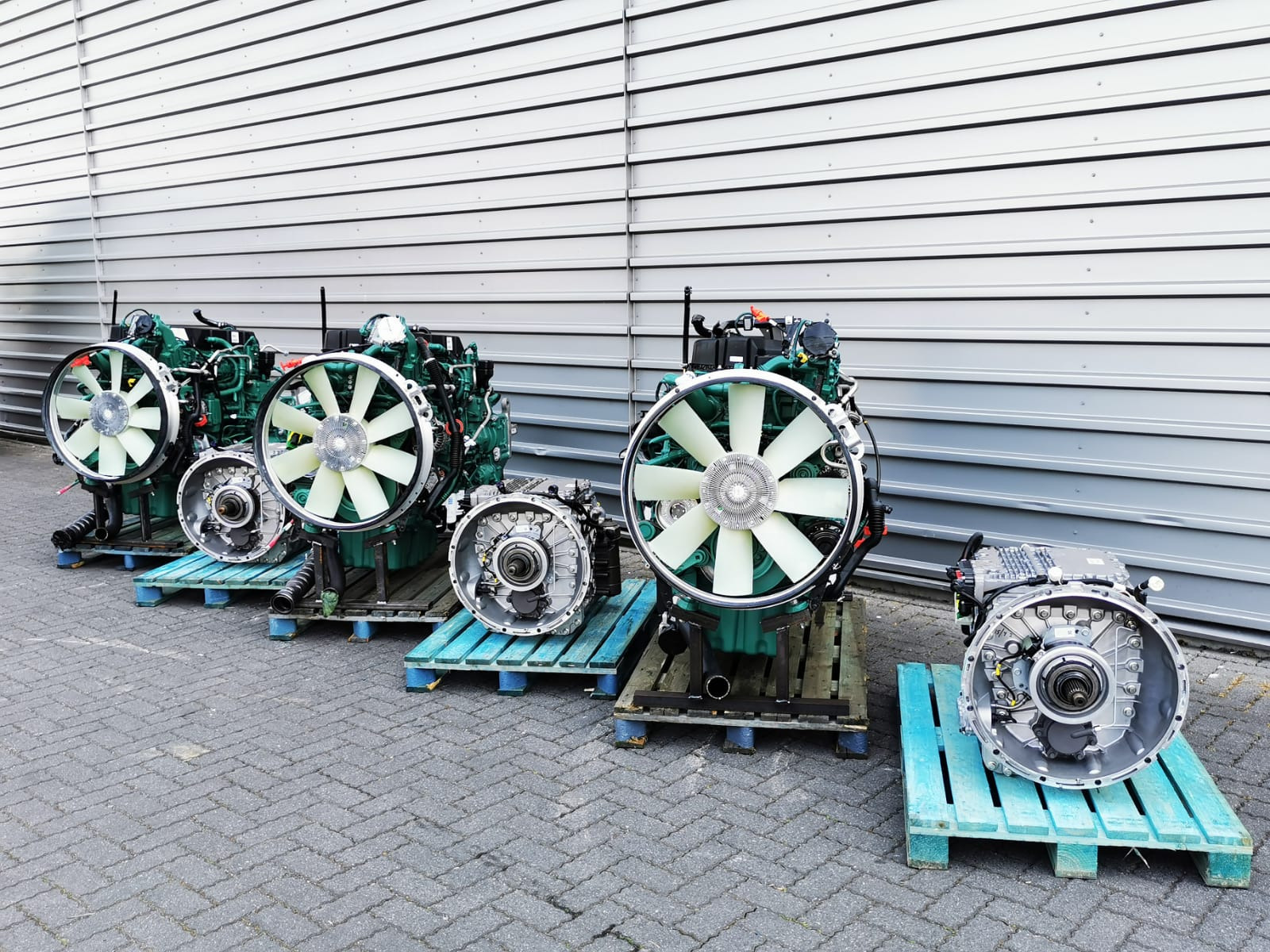 BAS PARTS & TYRES B.V. - Spare parts MERCEDES-BENZ Actros - Year: 2016 undefined: picture 14