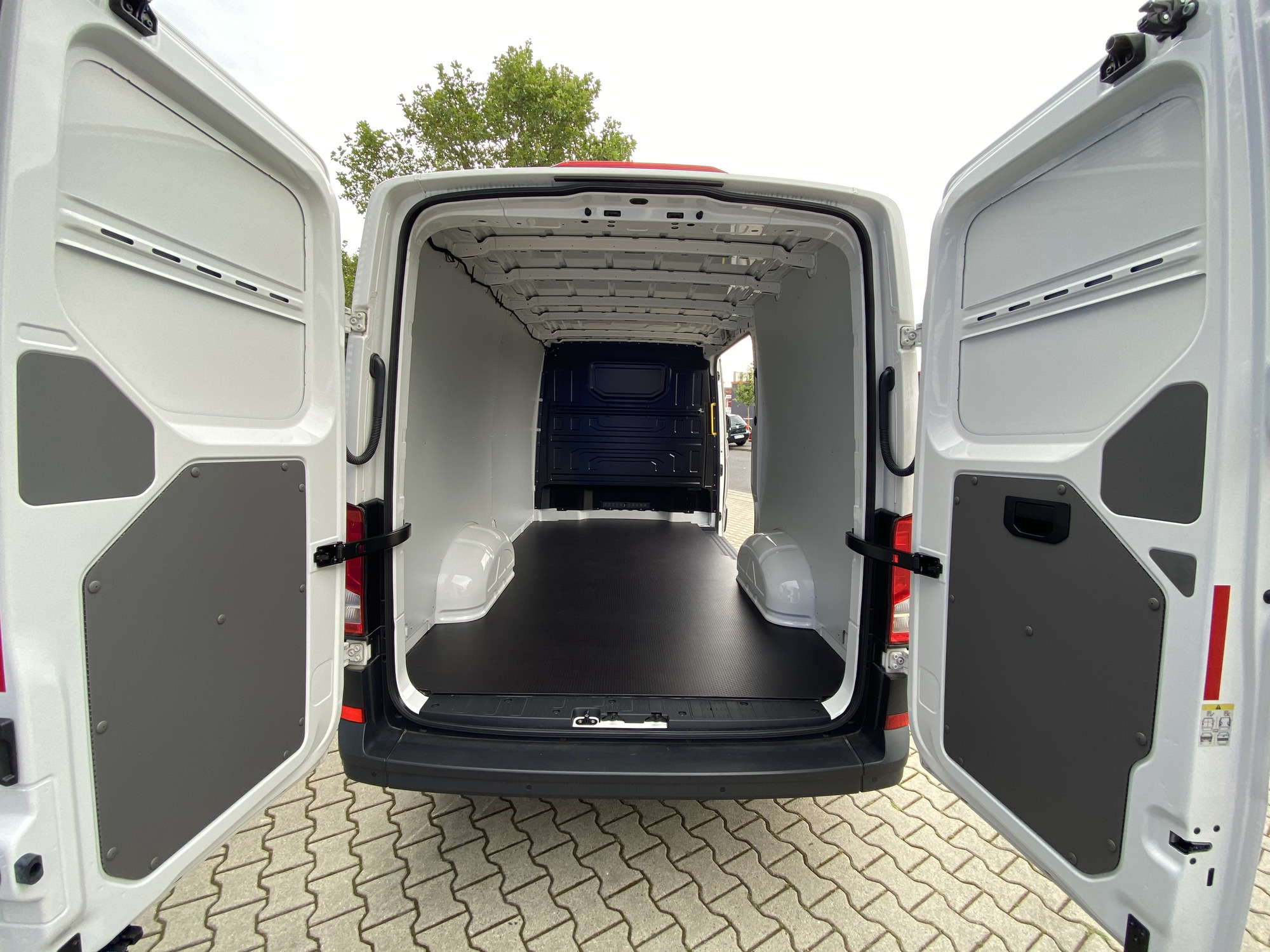 Silvio Behnke Kfz Handel und Vermietung GmbH undefined: picture 4