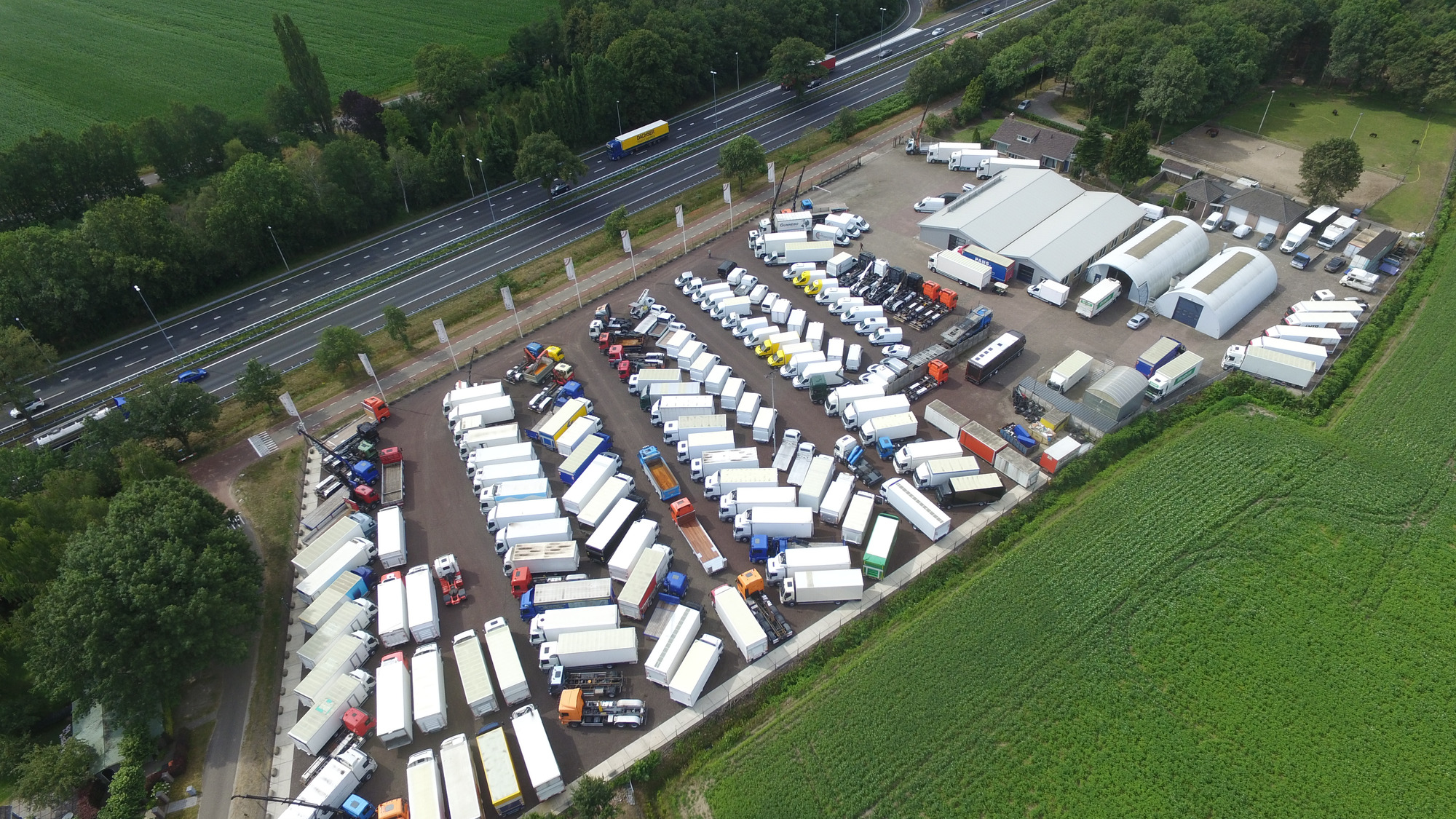 COPPENS TRUCKS BV - Tractor units undefined: picture 3