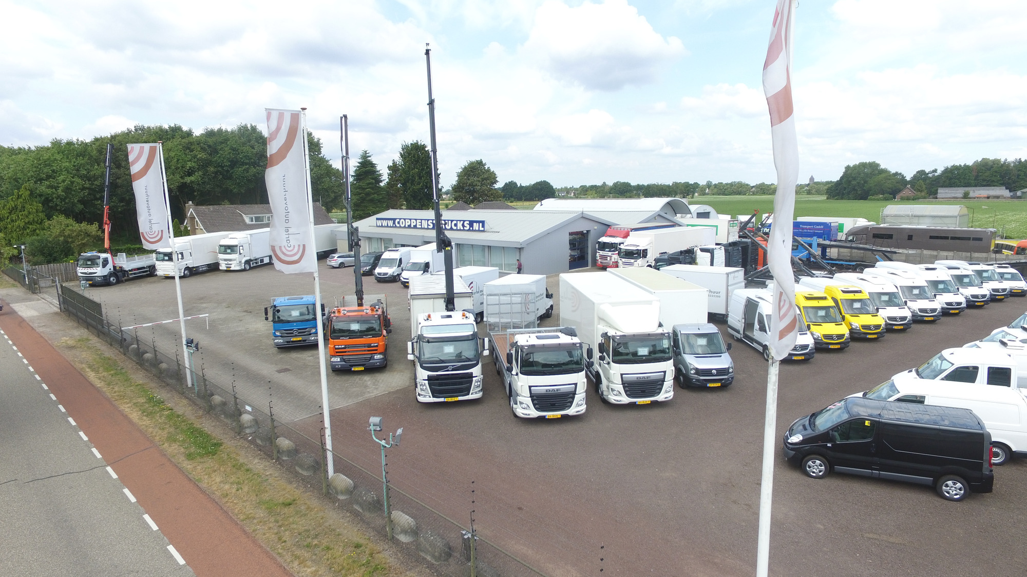 COPPENS TRUCKS BV - Tractor units undefined: picture 1