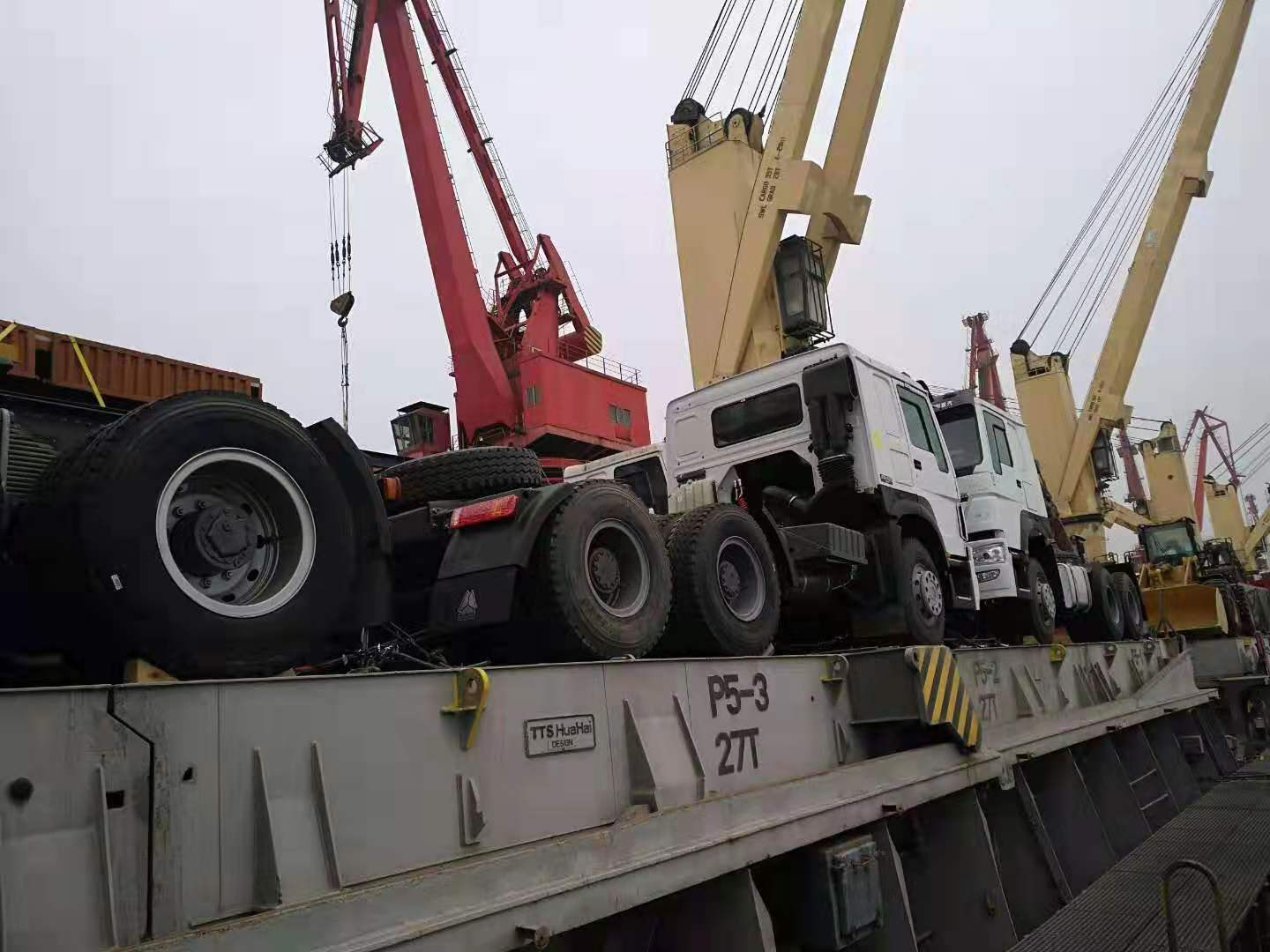Shandong Guhong Auto Industrial CO., LTD - Trucks - Year: 2019, 6x4, air conditioner undefined: picture 8