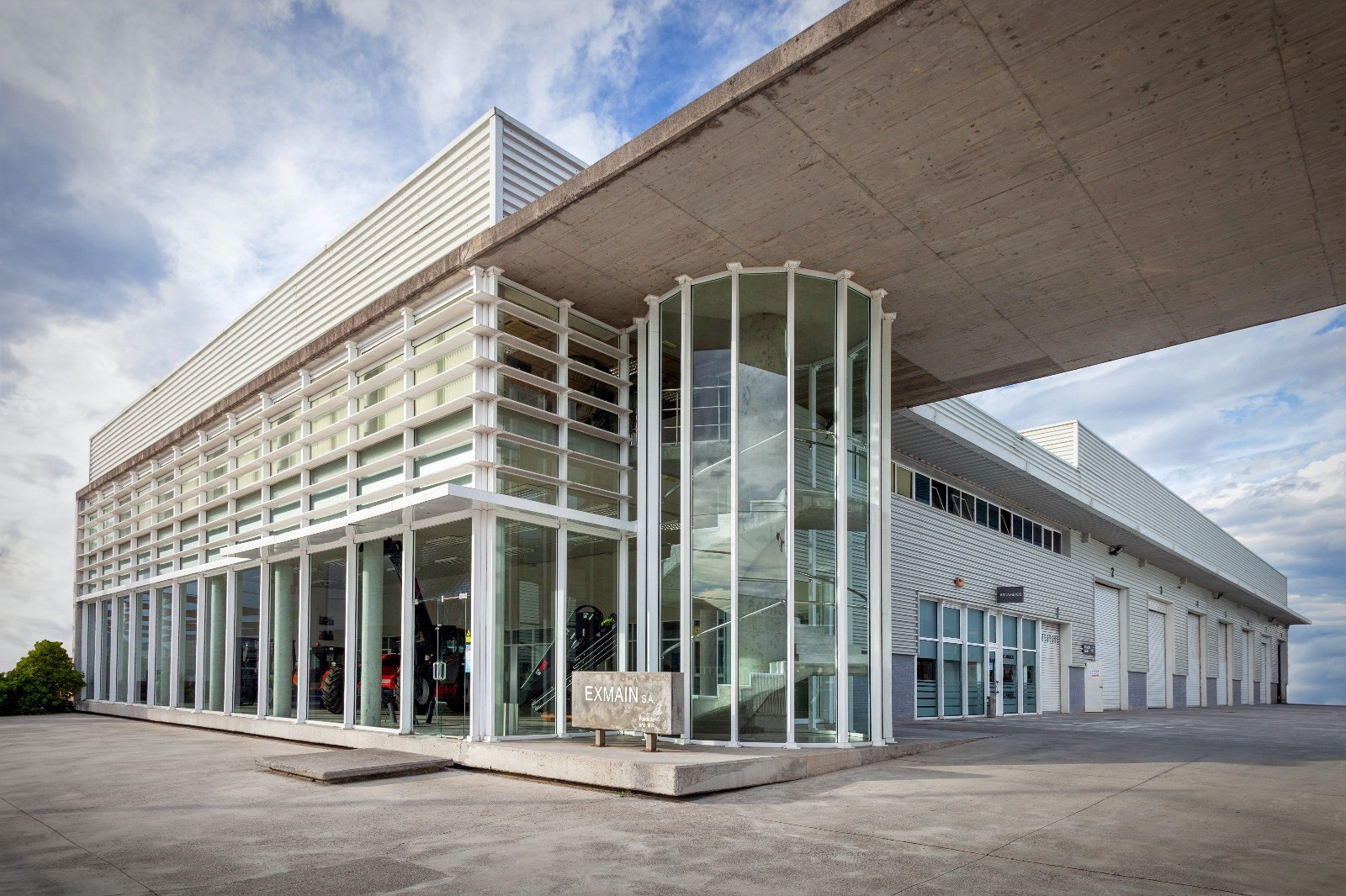 EXMAIN S.A. - vehicles for sale undefined: picture 4