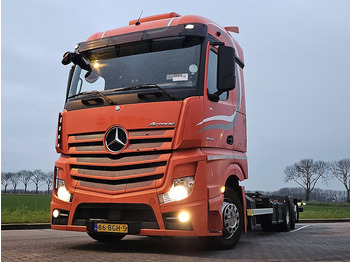 Container transporter/ Swap body truck MERCEDES-BENZ Actros 2542