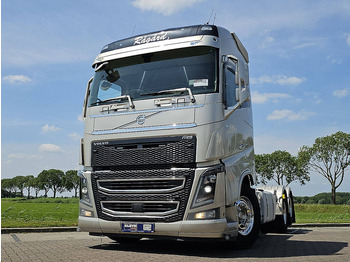 Cab chassis truck VOLVO FH 750