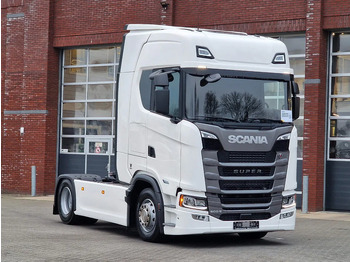 Tractor unit SCANIA S 500