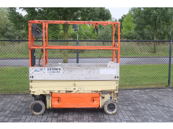 Scissor lift JLG