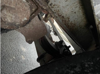 Tank semi-trailer for transportation of chemicals Magyar: picture 5