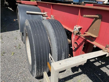 Container transporter/ Swap body semi-trailer Trailor: picture 3