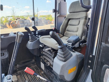 Mini excavator Kubota KX71-3: picture 5