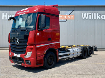 Container transporter/ Swap body truck MERCEDES-BENZ Actros 2546