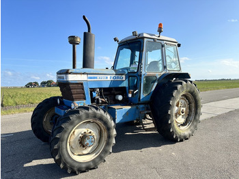 Farm tractor FORD