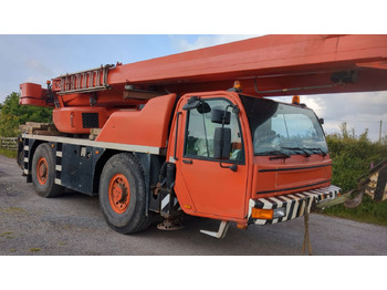 Mobile crane TEREX