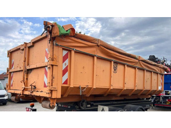 Hook lift truck