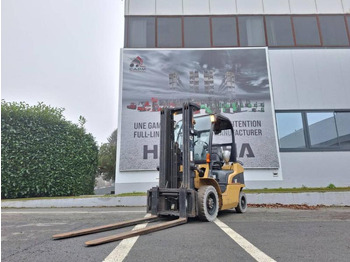 LPG forklift CATERPILLAR GP