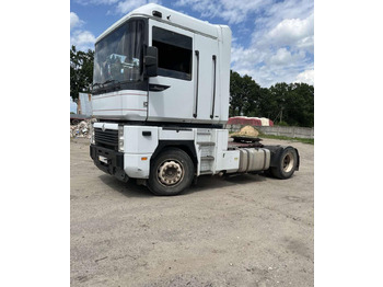 Tractor unit RENAULT Magnum 470: picture 2