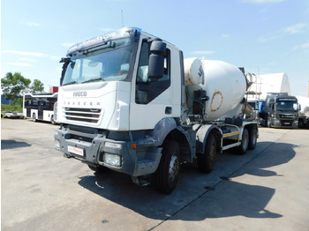 Concrete mixer truck IVECO Trakker