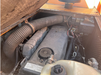 Municipal tractor HY 1251 / 4x4 Bokimobil, Winterdienst, Kehr/Saugmaschine KIEFER HY 1251 / 4x4 Bokimobil, Winterdienst: picture 4