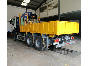 Dropside/ Flatbed truck, Crane truck Iveco TRAKKER F2NPT1 PRITSCHE MIT KRANE: picture 2
