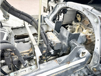 Concrete mixer truck Mercedes-Benz Arocs 3251 8x4/4 Arocs 3251 8x4/4, Betonmischer Liebherr ca. 9m³: picture 5 Concrete mixer truck Mercedes-Benz Arocs 3251 8x4/4 Arocs 3251 8x4/4, Betonmischer Liebherr ca. 9m³: picture 5