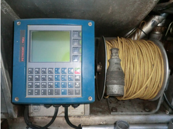 Tank truck Mercedes-Benz SK 1824 L 4x2 SK 1824 L 4x2, Esterer Tankaufbau ca. 13.100l, 2 Kammern: picture 4