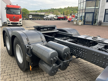 New Tractor unit Mercedes-Benz Arocs 2653 LS 6x4 Arocs 2653 LS 6x4, Retarder, MirrorCam, MultimediaCockpit, Navi, LED: picture 3