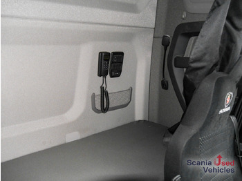 Curtainsider truck SCANIA R 410 B6x2*4NB - Pritsche / Plane / LBW -: picture 3 Curtainsider truck SCANIA R 410 B6x2*4NB - Pritsche / Plane / LBW -: picture 3