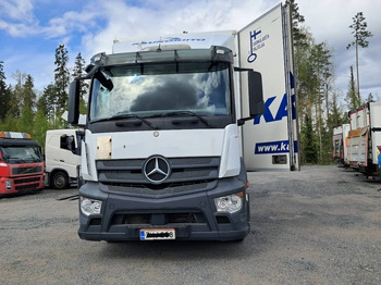 Box truck Mercedes-Benz Antos 1824L: picture 2 Box truck Mercedes-Benz Antos 1824L: picture 2