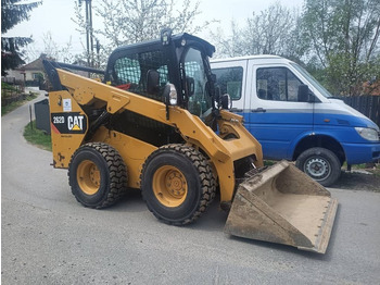 Skid steer loader CATERPILLAR