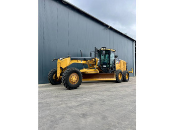 Grader CATERPILLAR 140M