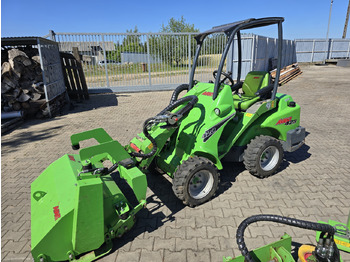 Skid steer loader AVANT