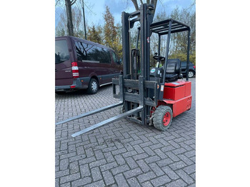 Electric forklift LINDE E12