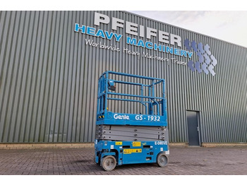 Scissor lift GENIE