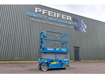 Scissor lift GENIE