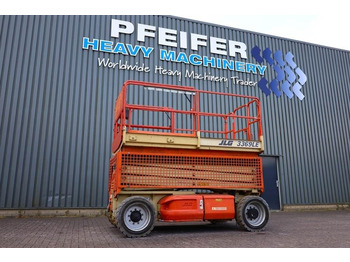 Scissor lift JLG