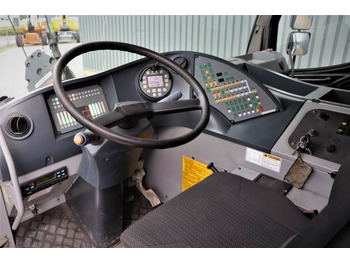 All terrain crane Liebherr LTM1050-3.1 6x4 Drive And 6-Wheel Steering, 50t Ca: picture 4