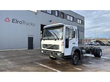 Cab chassis truck VOLVO FL 220