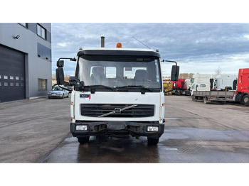 Cab chassis truck Volvo FL 220 (BELGIAN TRUCK / CAMION BELGE / MANUAL GEARBOX): picture 2 Cab chassis truck Volvo FL 220 (BELGIAN TRUCK / CAMION BELGE / MANUAL GEARBOX): picture 2
