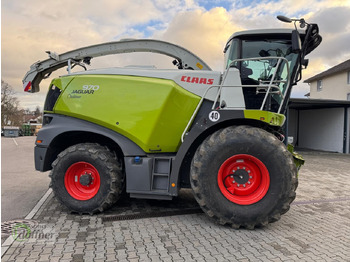 Forage harvester CLAAS Jaguar 970