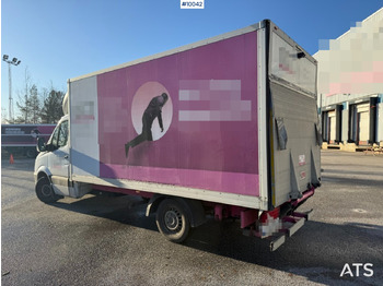 Closed box van Mercedes Benz Sprinter with tail lift: picture 3