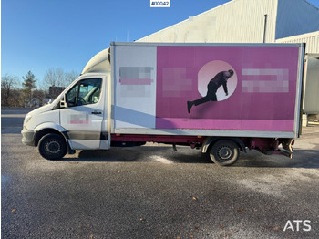 Closed box van Mercedes Benz Sprinter with tail lift: picture 2