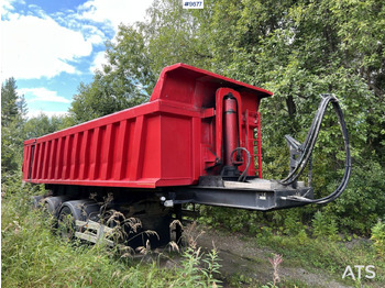 Tipper semi-trailer