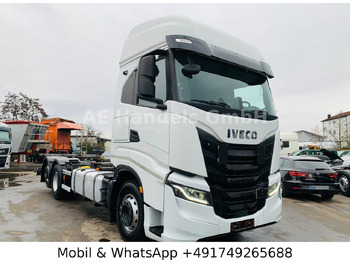 Container transporter/ Swap body truck IVECO S-WAY